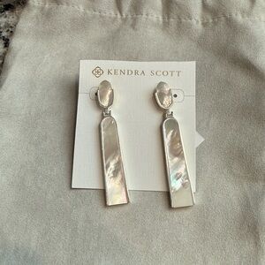 Kendra Scott Iridescent Pearl Earrings